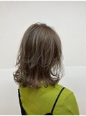 くびレイヤーミルクティーアッシュミディアムレイヤー