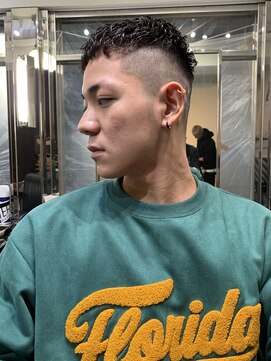 メリケンバーバーショップ フクオカ(MERICAN BARBERSHOP FUK) ハイライトマッシュパーマウルフアッシュブラック