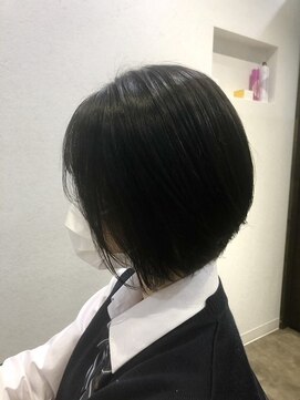 アリアバイエクラート 池袋店(ARiA by ECLART) 大人可愛い20代30代40代黒髪前下がり立体感ショートボブ