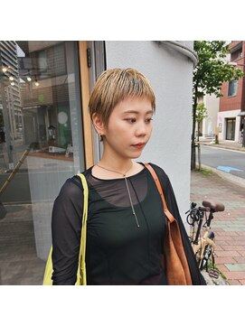 シアラ(ciala) ベリーショート+ブロンド