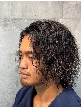 メイン(MENIN) 【Insta@hi_de0205】ロン毛パーマスタイル[相模大野/町田/眉毛]