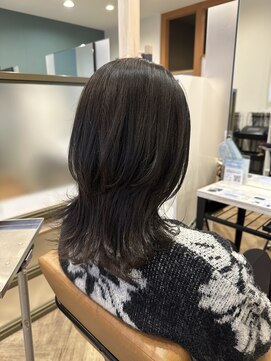 プラス ファースト ヘア(Plus 1st) ミディアムウルフ