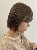 ブリーチなしダブルカラーヘーゼルベージュ切りっぱなしボブ