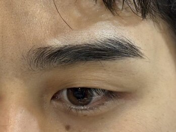 エムクール(M,cooL)の写真/顔の第一印象を左右する眉、そんな顔のお手入れはプロにお任せ!プロの技術で好感度UP【八王子/メンズ】