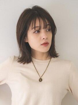 ボブ　外ハネボブ　大人かわいい　レイヤーボブ　ベージュ　