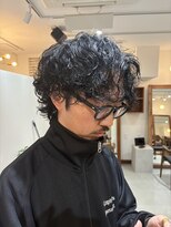 アンド グラフ(& Graph.)&nbsp;無造作ニュアンスセンターパートブルーブラック