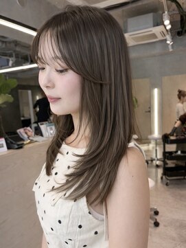 ナナローネス(nana loness) ワンカールで決まるレイヤーカットと柔らかベージュカラー