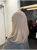 ベージュ