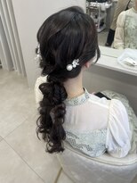 ソリン(Solin')&nbsp;ツイン編みおろしポニー