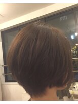 カタチヘアー(HAIR) 。。。。。。秋。。。カワイイ。。。ショートボブのカタチ。。。