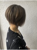 前下がりボブのソフトグレージュ　【カット・２ＷＡＹカラー】