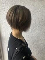 ディー エメ(D-aimer-)&nbsp;前下がりボブのソフトグレージュ　【カット・２ＷＡＹカラー】
