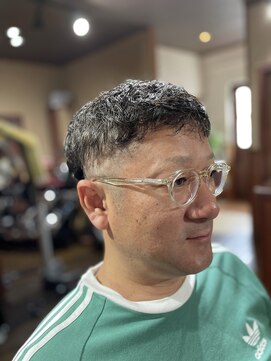 カットスペース キャロル(CUT SPACE CAROL) クロップ風