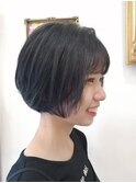 暗髪 あごラインボブ