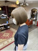 オリーブグレージュ