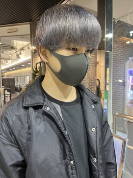 ヘアーアンドメイク ビス(HAIR&MAKE bis) 透明感抜群☆アッシュグレーカラー♪