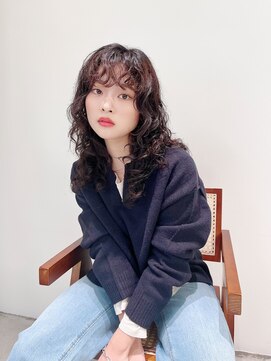 ホロ(hollo) 黒髪パーマ レイヤーパーマ くるくるパーマ ロングパーマ