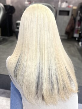 ラビス 池袋(Lovis) ワンレン/ネビージュ/エクステ/小顔/インナーカラー/韓国/池袋