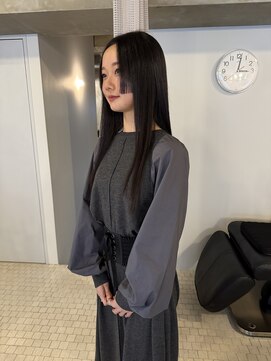 シセイ 青山(SHISEI) ぱつっとカット/姫カット/顔周りレイヤー/ストレートパーマ