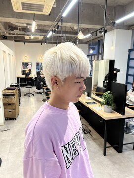 ジーニー 横浜(giinii) メンズハイトーン_ホワイトカラー_抜きっぱなしカラー