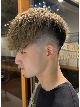 スワッグバーバースタジオ(SWAG BARBER STUDIO) ブリーチツイストスパイラルフェード