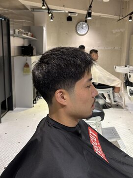 フランクスバーバーザスタンド(Frank’s barber the stand) スペインカール/スパイキーショート/フェザーパーマF