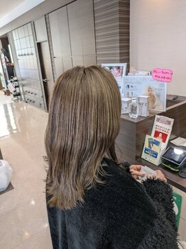 ブルーテーフ(Bleu Terre) 盛岡【レイヤーカット×白髪ぼかしHLグレージュ】相性◎オススメ