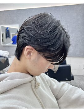 グロップ 町田(GLOP) センターパートをより輝かせる王道フェザーパーマ