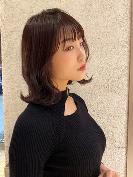 ウエストリー(WESTORY) #くびれミディ#外ハネミディアム#暗髪#顔周りレイヤー#20代#30代