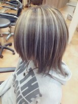 カルフール ロコ 草加西口店(Carrefour LOCO) 3Dカラーハイライトメッシュ