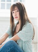 大人ガーリー 厚めバングなロングヘア