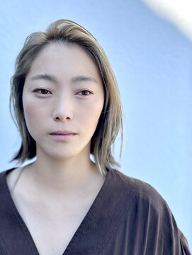 ザヘアメイクシェア(THE -HAIR MAKE SHARE-) 凛としてワタシらしく。ホワイトベージュ×切りっぱなしボブ