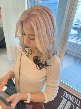 マリーインターナショナル 浦添店(MARIE INTERNATIONAL) エンドカラーホワイトブリーチホワイトベージュアッシュグレイ