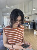 大人ウルフ×ラフな抜け感/顔まわりレイヤーで小顔効果◎