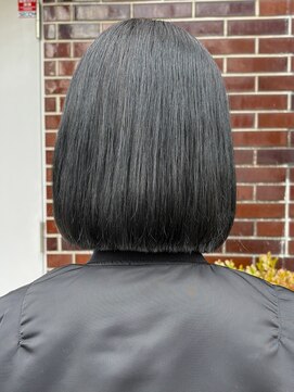 シベルバレー 横浜(sibell) ▽切りっぱなしボブ/顔周りレイヤー/地毛戻し/20代30代