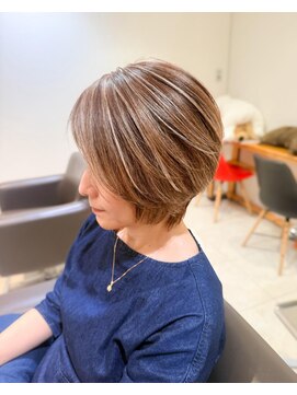 ステラバイケンジ 藤沢(STELLA by KENJE) 白髪ぼかし細めハイライト30代40代50代グレージュ