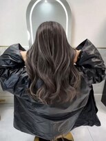 ヘイリー(Hailey) 白髪ぼかしハイライト