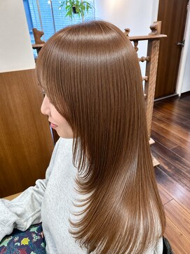 カミナ(KAMINA) 艶感たっぷりのミルクティーベージュ