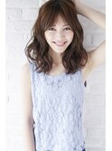 ナチュラルな色っぽさが魅力のセミディスタイル