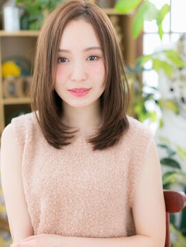 カバーヘア ブリス 上尾西口店(COVER HAIR bliss) *bliss上尾*大人かわいい♪センターパートやわらかセミディa