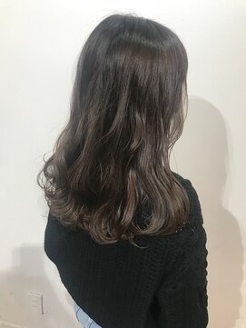 ヘアデザイン ソラ(Sola) ナチュラルグレージュ透け感透明感 ウェーブロング