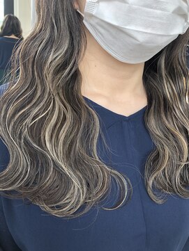 ストゥー(StueW.) 【倉敷】ハイコントラスト×ハイライト