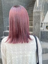 ラミエバイメルト 下北沢(lamie by melt)&nbsp;毛利/ミディアム切りっぱなし外はね 暖色ヘアカシスレッドピンク