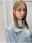ミディアムストレート/ハイトーンベージュカラー