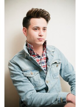 カーウォッシュバーバー(CARWASH BARBER) 七三オールバックカルマパーマかき上げヘアコンマヘア