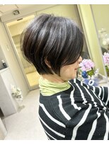 シーナ(Shiina)&nbsp;小顔になれるメリハリハンサムショート