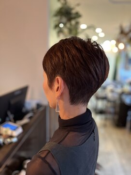 シロ バイ ニコ(SHIRO by nico) アシンメトリーショート