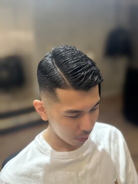 アソビ(ASOBI) サイドパート　スキンフェード