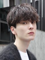 テン 心斎橋(tenn.)&nbsp;難波シャドウパーマセンターパートツイストスパイラルパーマ◎