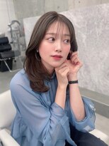 フィヴェント(Fivent)&nbsp;黒髪韓国小顔レイヤーイメチェン暗めオリーブグレークラゲヘアー